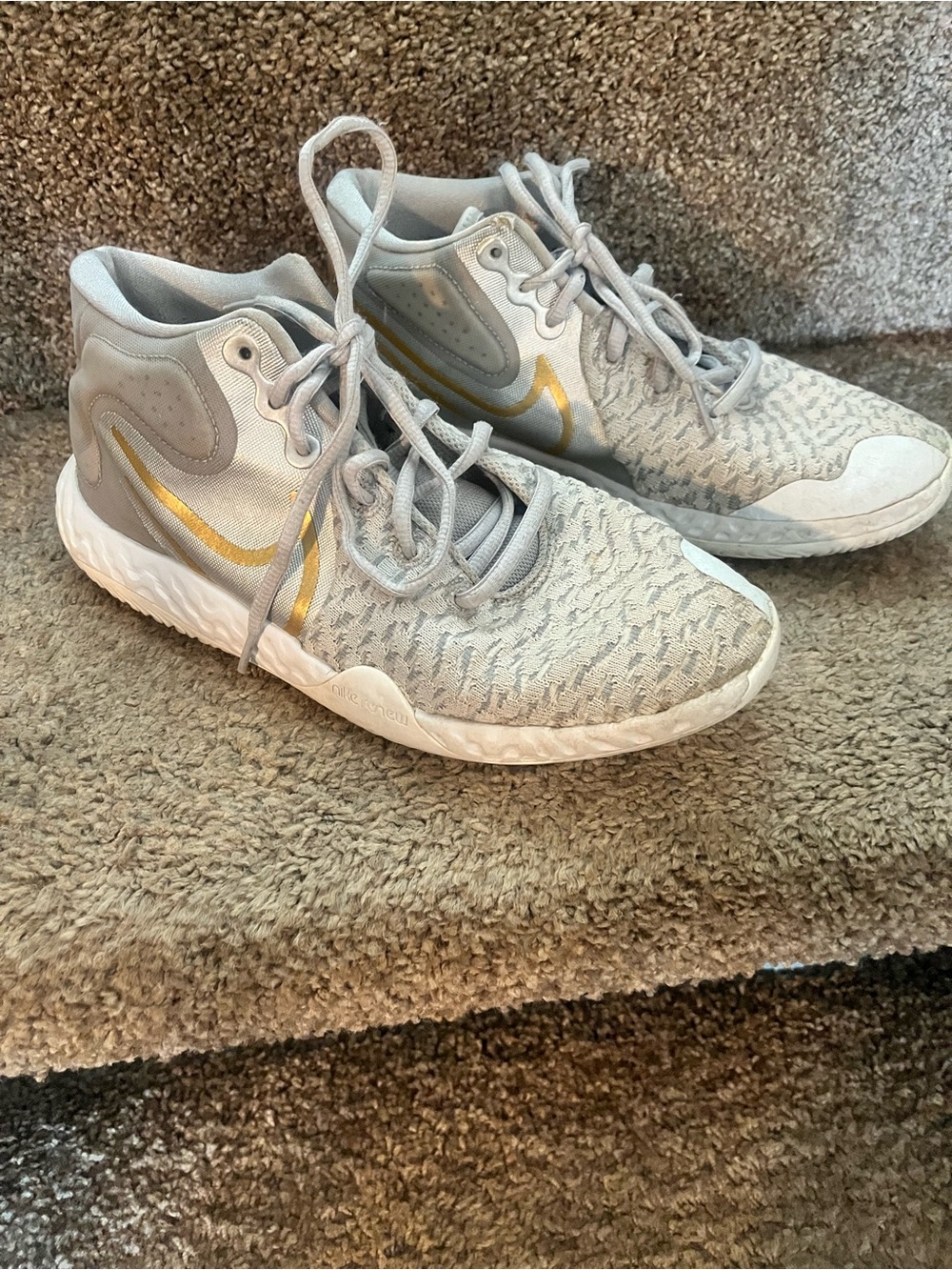 Nike KD Trey Platinum 5 VIIl Silver /Gold Basketball Shoes Size 6.5Y